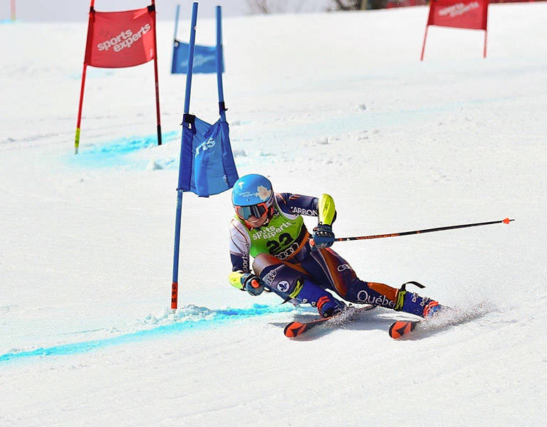 Mathys Lalonde skiing